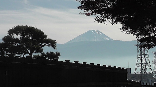 甲府城より富士を望む